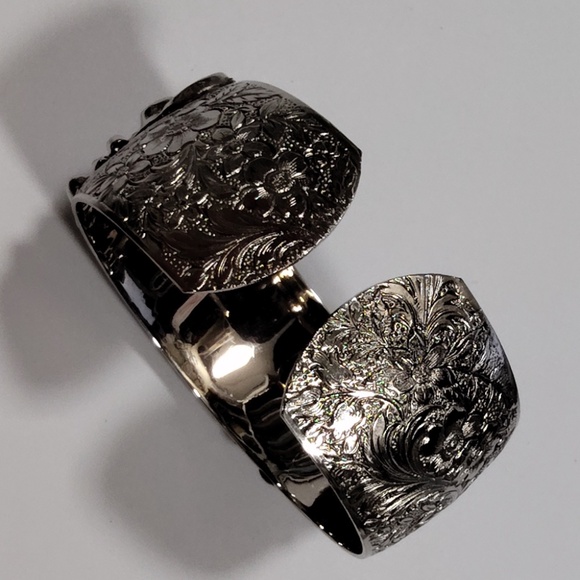 Vintage Silver tone Art Nouveau Wide Ornate Cuff Bracelet Rare Find - Picture 10 of 11